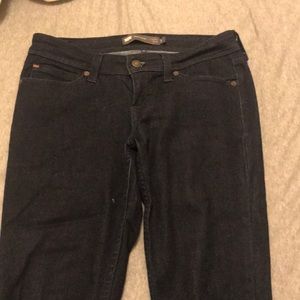 Levi’s dark blue jeans size 28